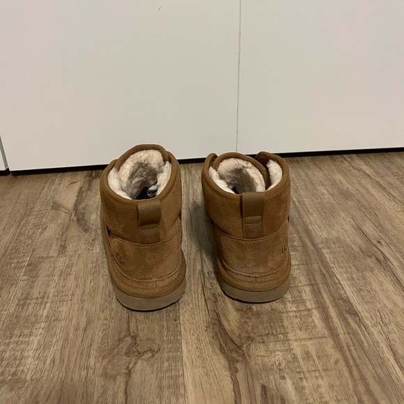 *SOLD* Mini UGGs - Picture 5 of 7